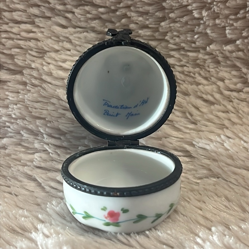 LIMOGES France Peint Main Pear Trinket - Picture 5 of 11